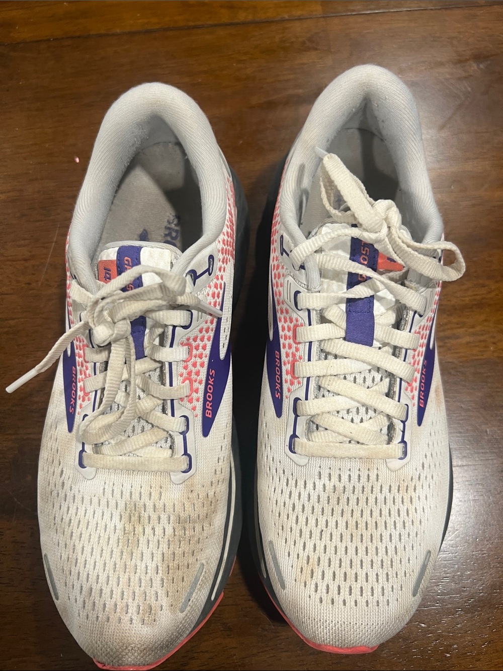 Brooks White Running Sneakers with Pink and Purple Accents
